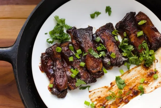 Steak na česnekovém másle